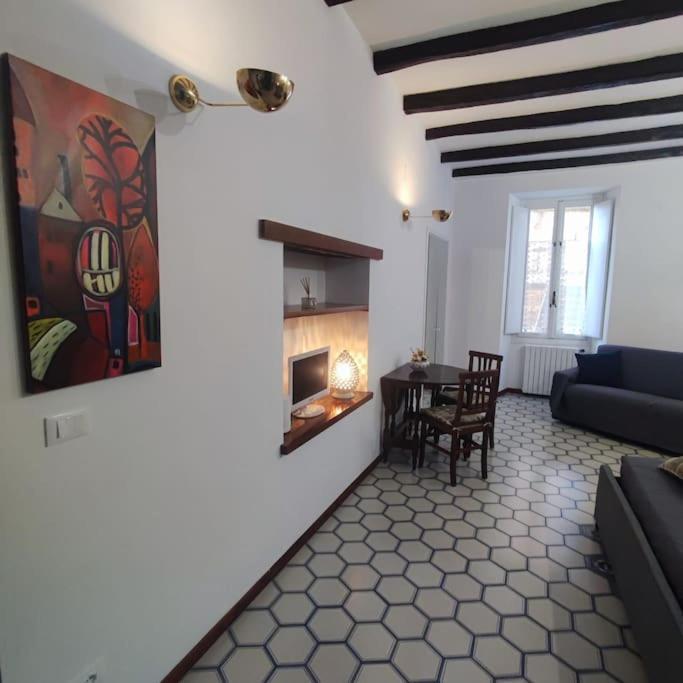 Casa Claudia ~ Rione Monti-Colosseo Рим Екстер'єр фото