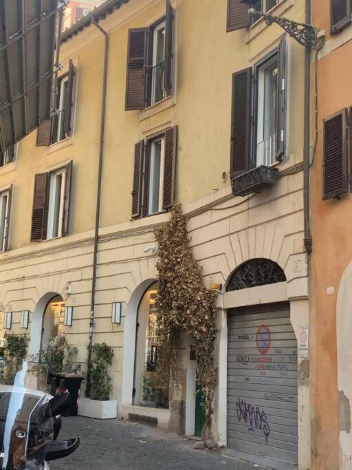 Casa Claudia ~ Rione Monti-Colosseo Рим Екстер'єр фото